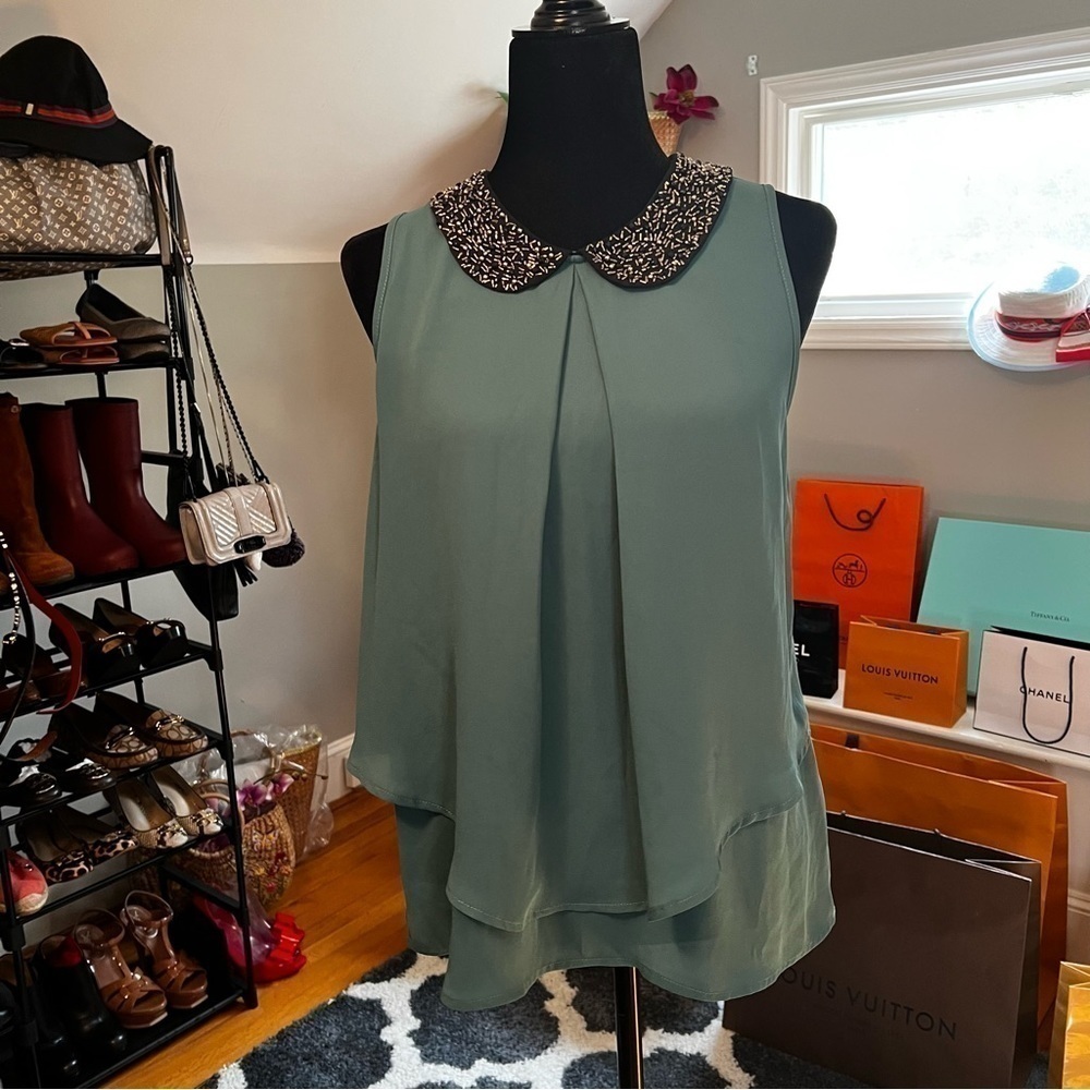 Soprano Womens Sleeveless Top Size M Green Black Gold Beaded Collar Blouse - Picture 4 of 6